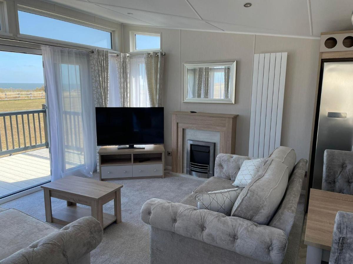 Stunning Caravan With Full Sea Views At Broadland Sands In Suffolk Ref 20236Bs Hopton on Sea Exterior photo
