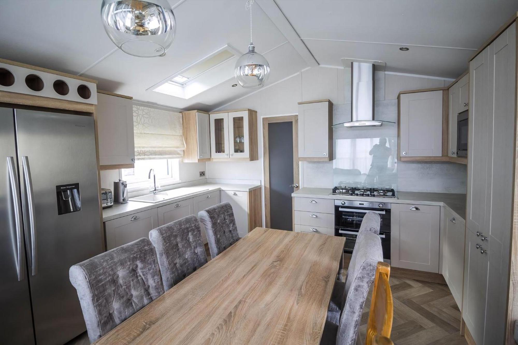 Stunning Caravan With Full Sea Views At Broadland Sands In Suffolk Ref 20236Bs Hopton on Sea Exterior photo